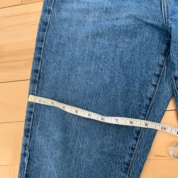 Garage medium wash high rise mom jean size 7 - Picture 5 of 6